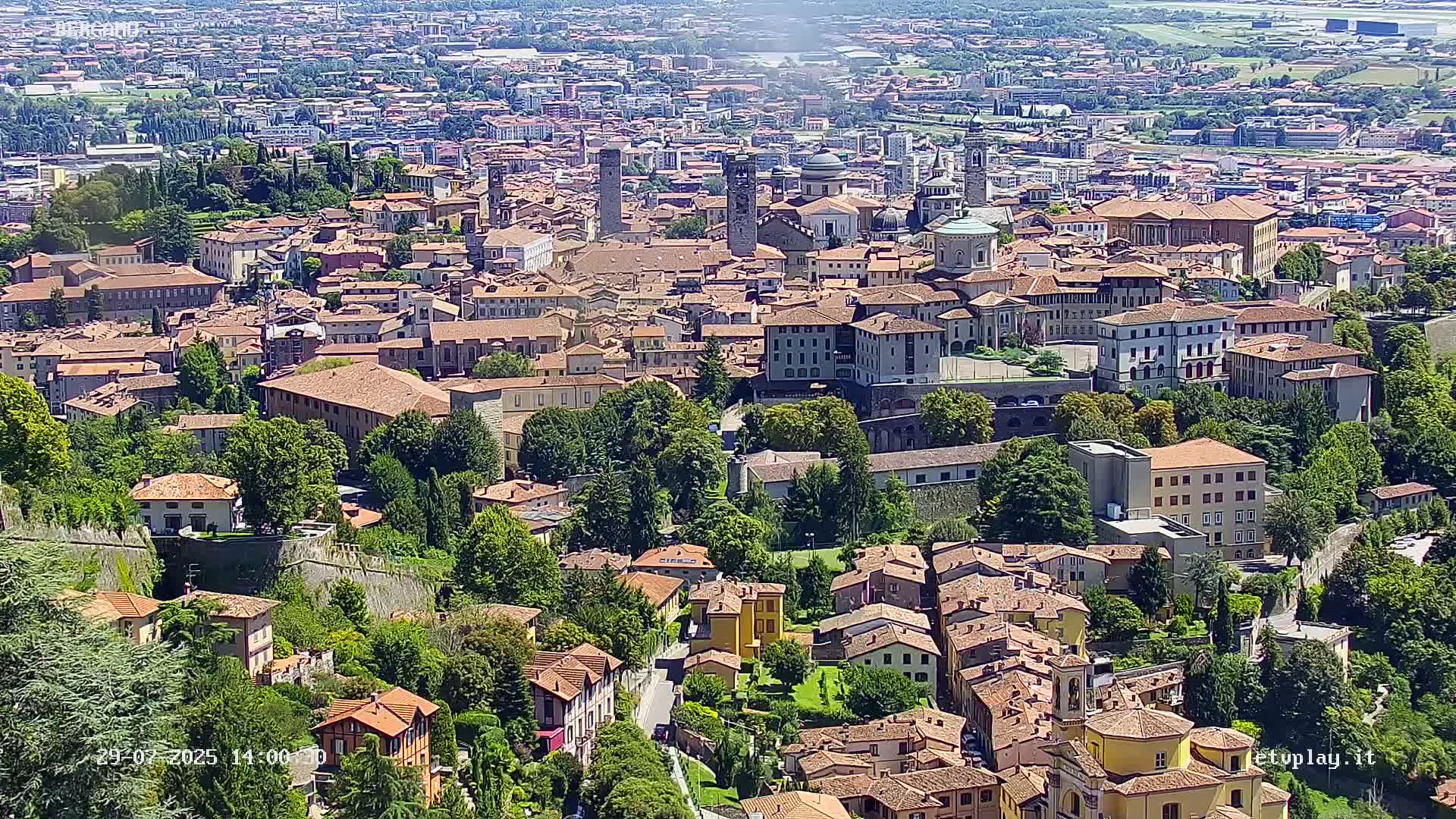 Bergamo City Skyline Live Cam - Bergamo,Lombardy, Italy