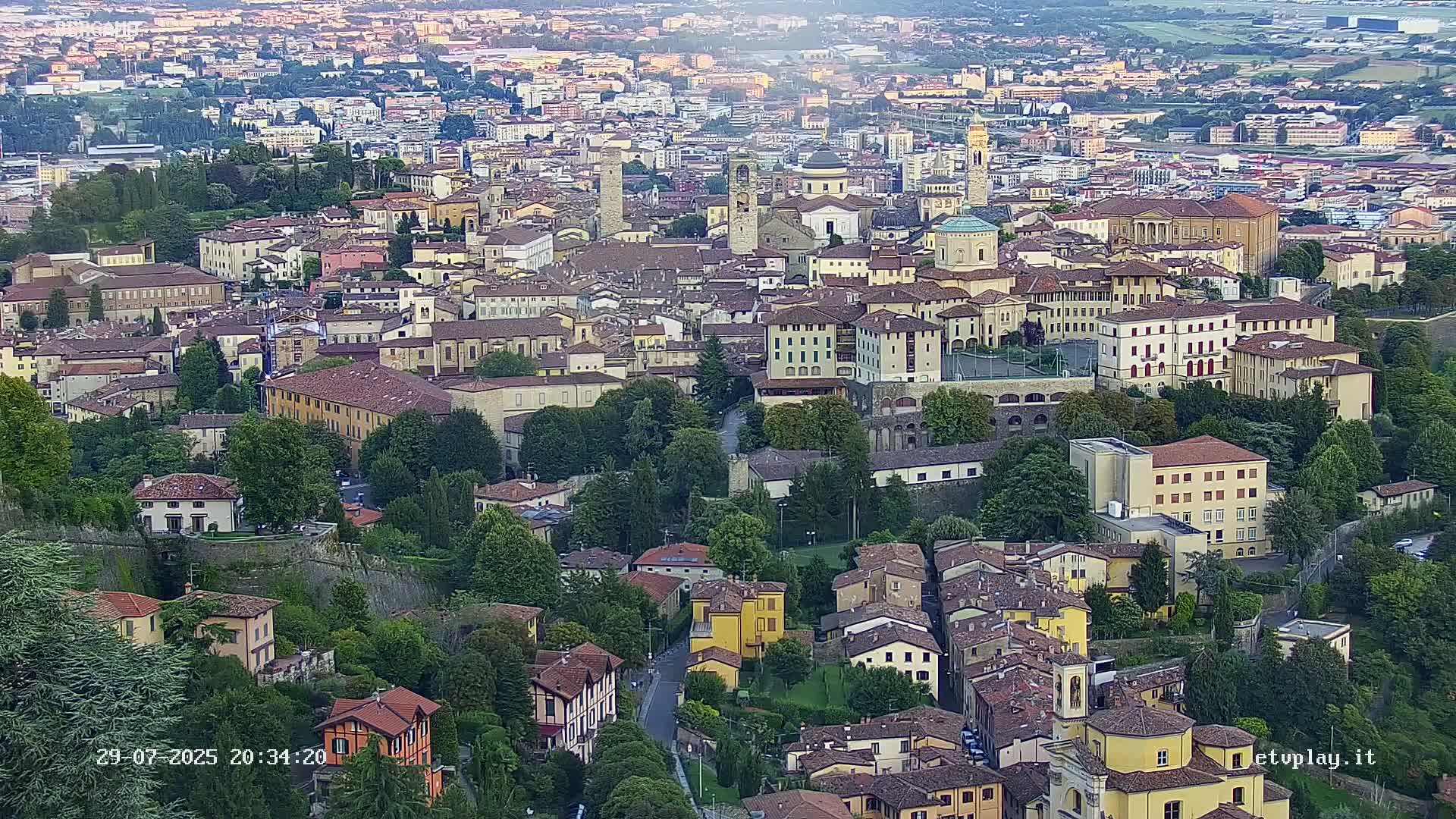 Bergamo City Skyline Live Cam - Bergamo,Lombardy, Italy