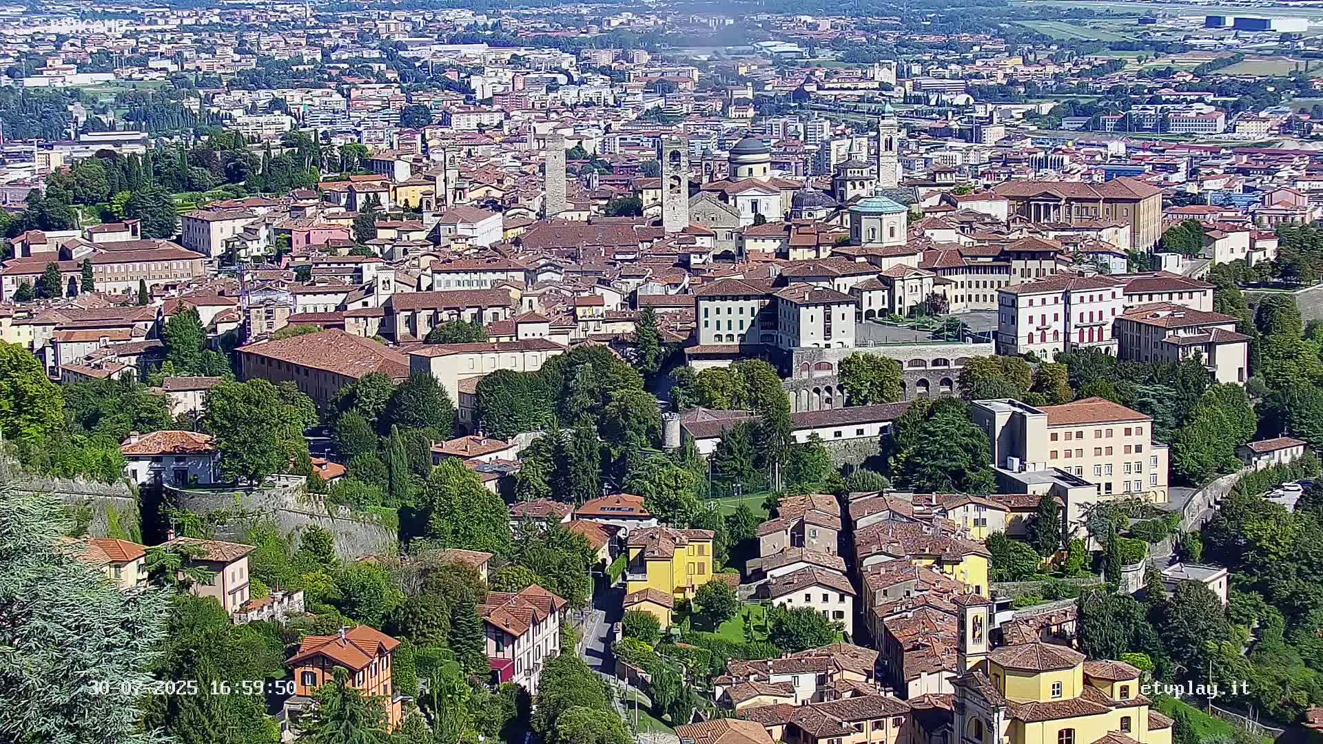 Bergamo City Skyline Live Cam - Bergamo,Lombardy, Italy