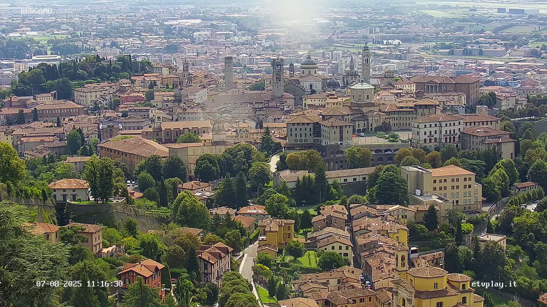 Bergamo City Skyline Live Cam - Bergamo,Lombardy, Italy