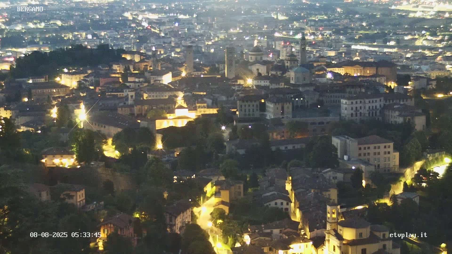 Bergamo City Skyline Live Cam - Bergamo,Lombardy, Italy