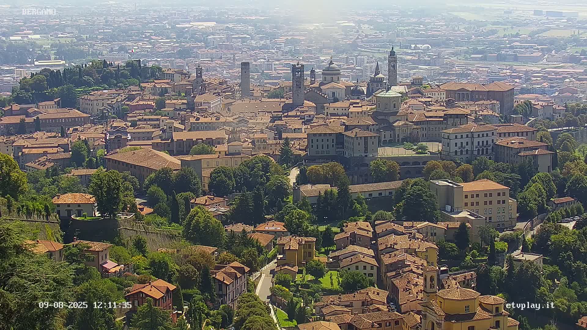 Bergamo City Skyline Live Cam - Bergamo,Lombardy, Italy
