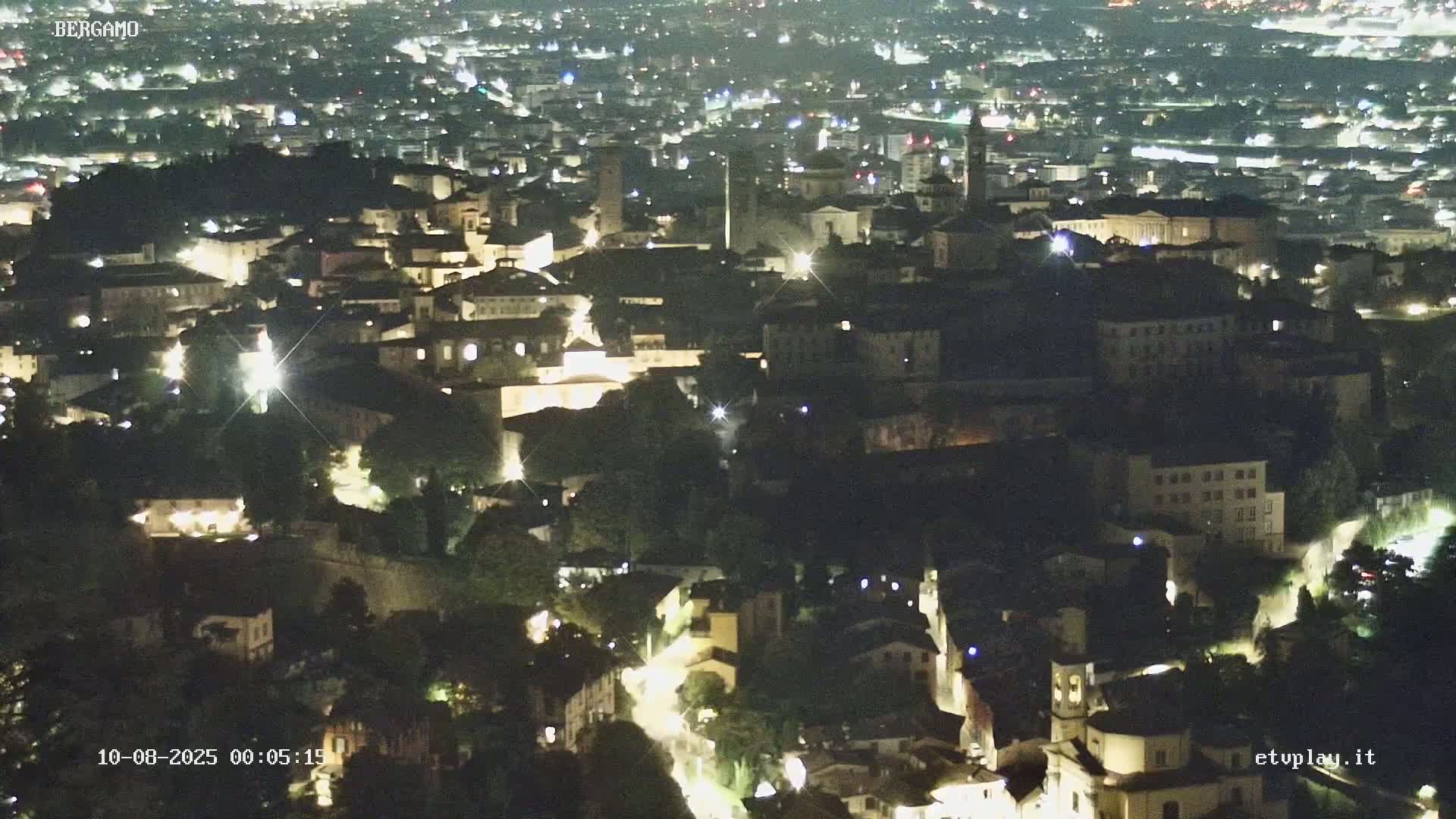 Bergamo City Skyline Live Cam - Bergamo,Lombardy, Italy