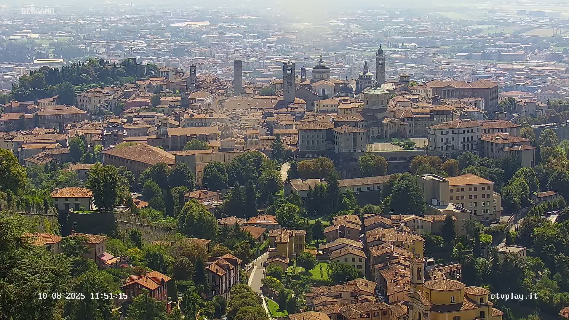 Bergamo City Skyline Live Cam - Bergamo,Lombardy, Italy