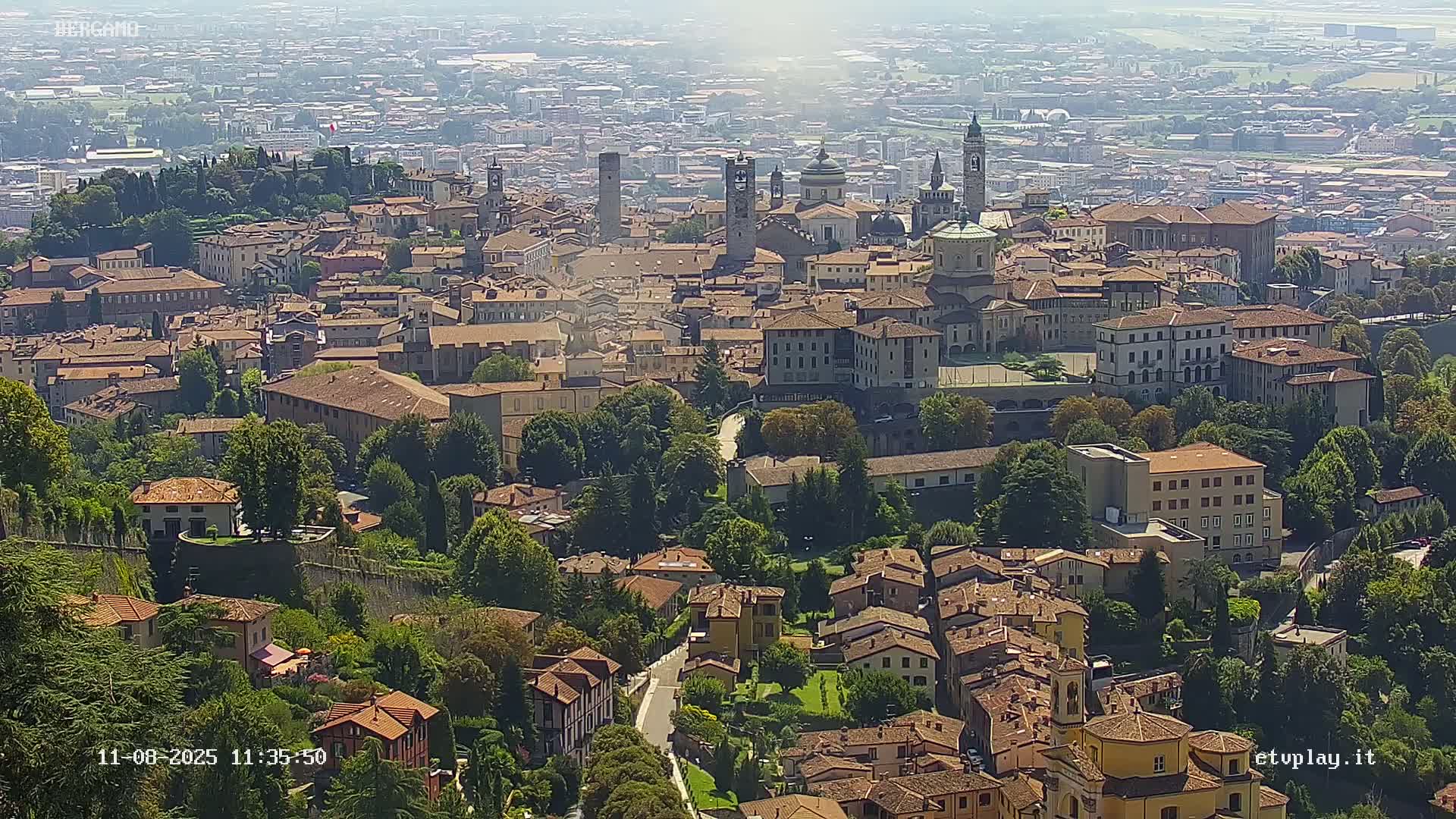 Bergamo City Skyline Live Cam - Bergamo,Lombardy, Italy