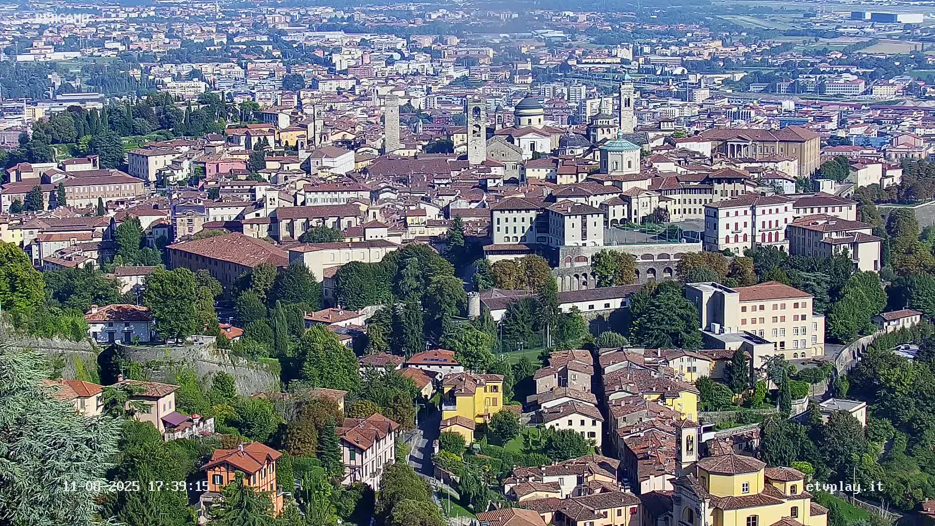 Bergamo City Skyline Live Cam - Bergamo,Lombardy, Italy