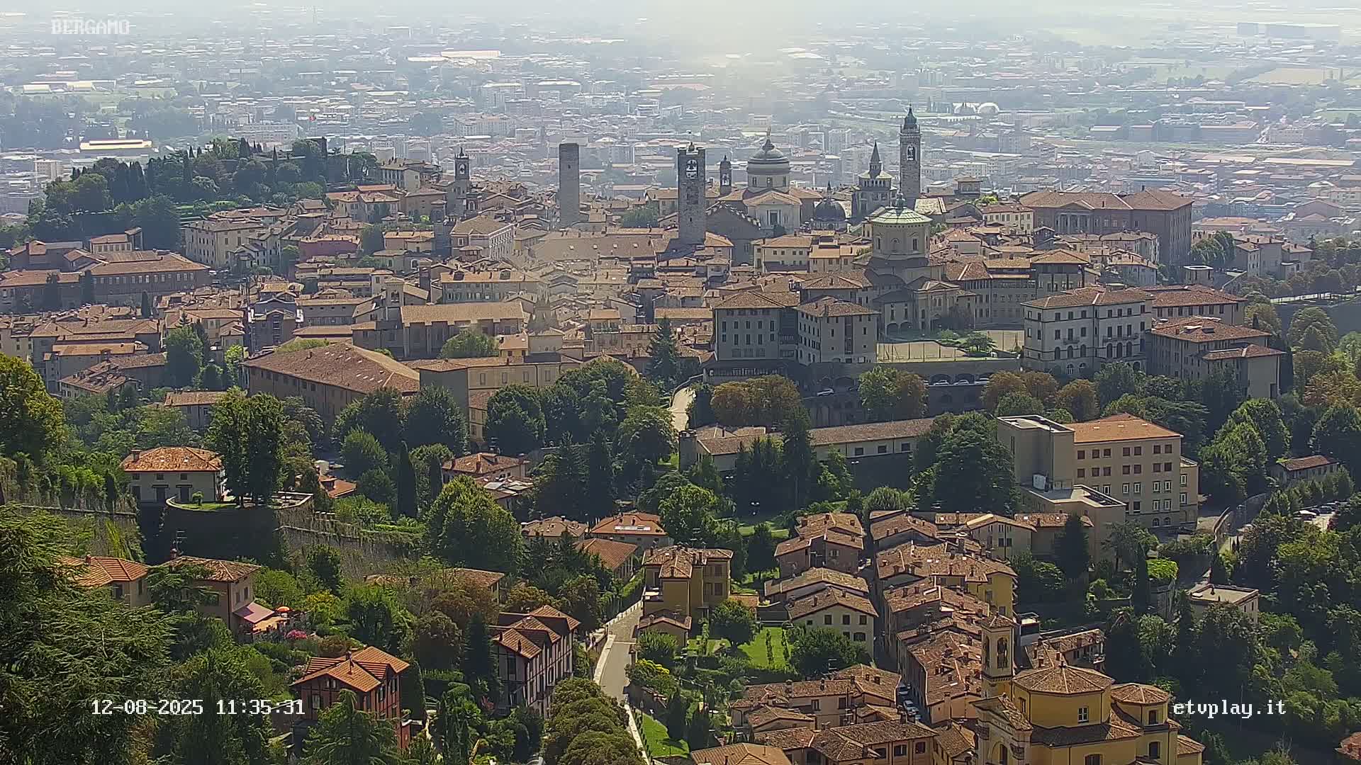 Bergamo City Skyline Live Cam - Bergamo,Lombardy, Italy
