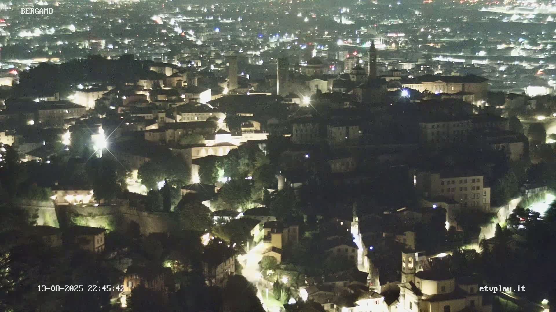 Bergamo City Skyline Live Cam - Bergamo,Lombardy, Italy