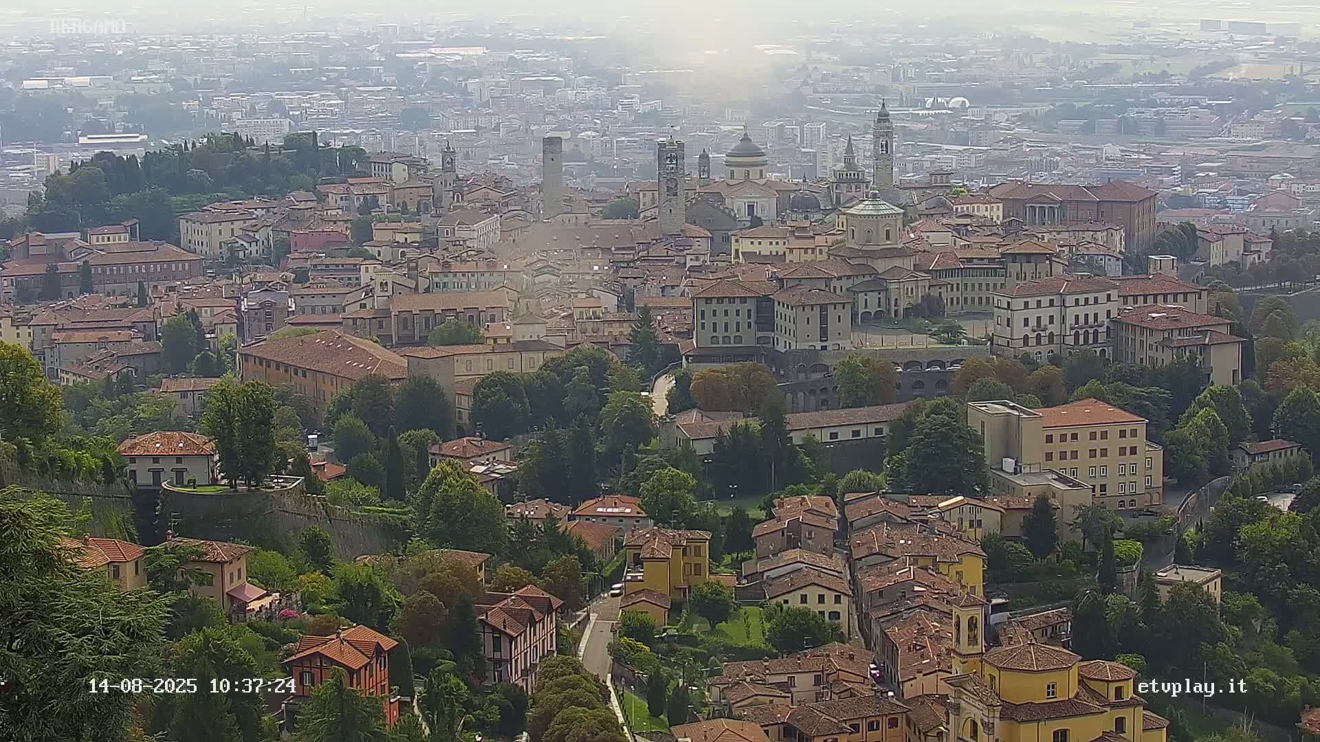 Bergamo City Skyline Live Cam - Bergamo,Lombardy, Italy