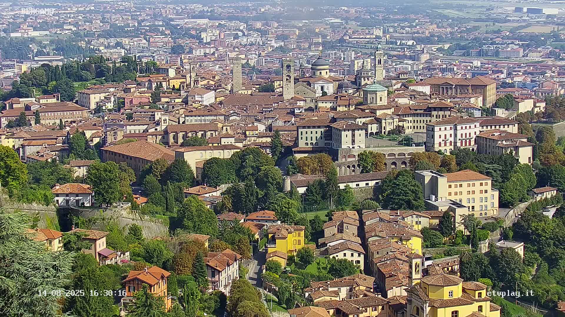 Bergamo City Skyline Live Cam - Bergamo,Lombardy, Italy