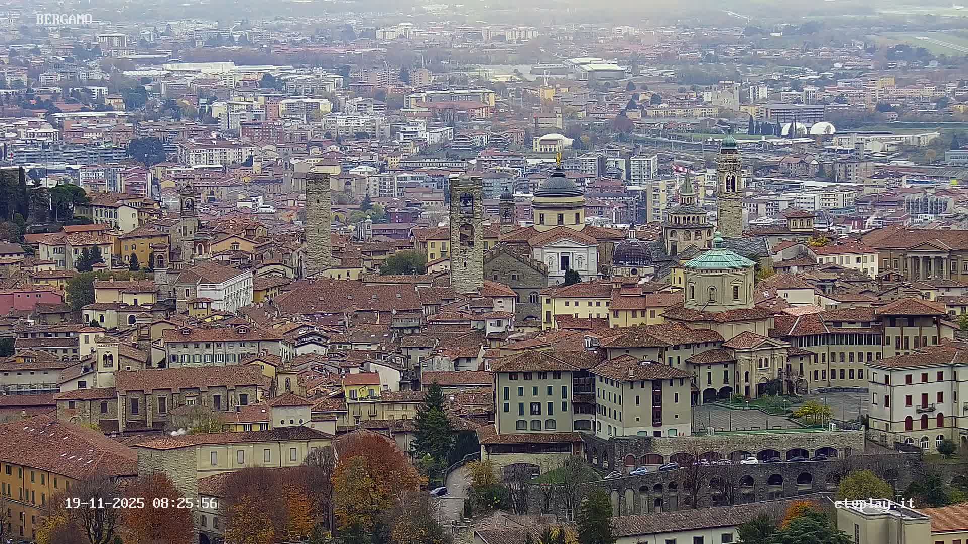 Bergamo City Skyline Live Cam - Bergamo,Lombardy, Italy