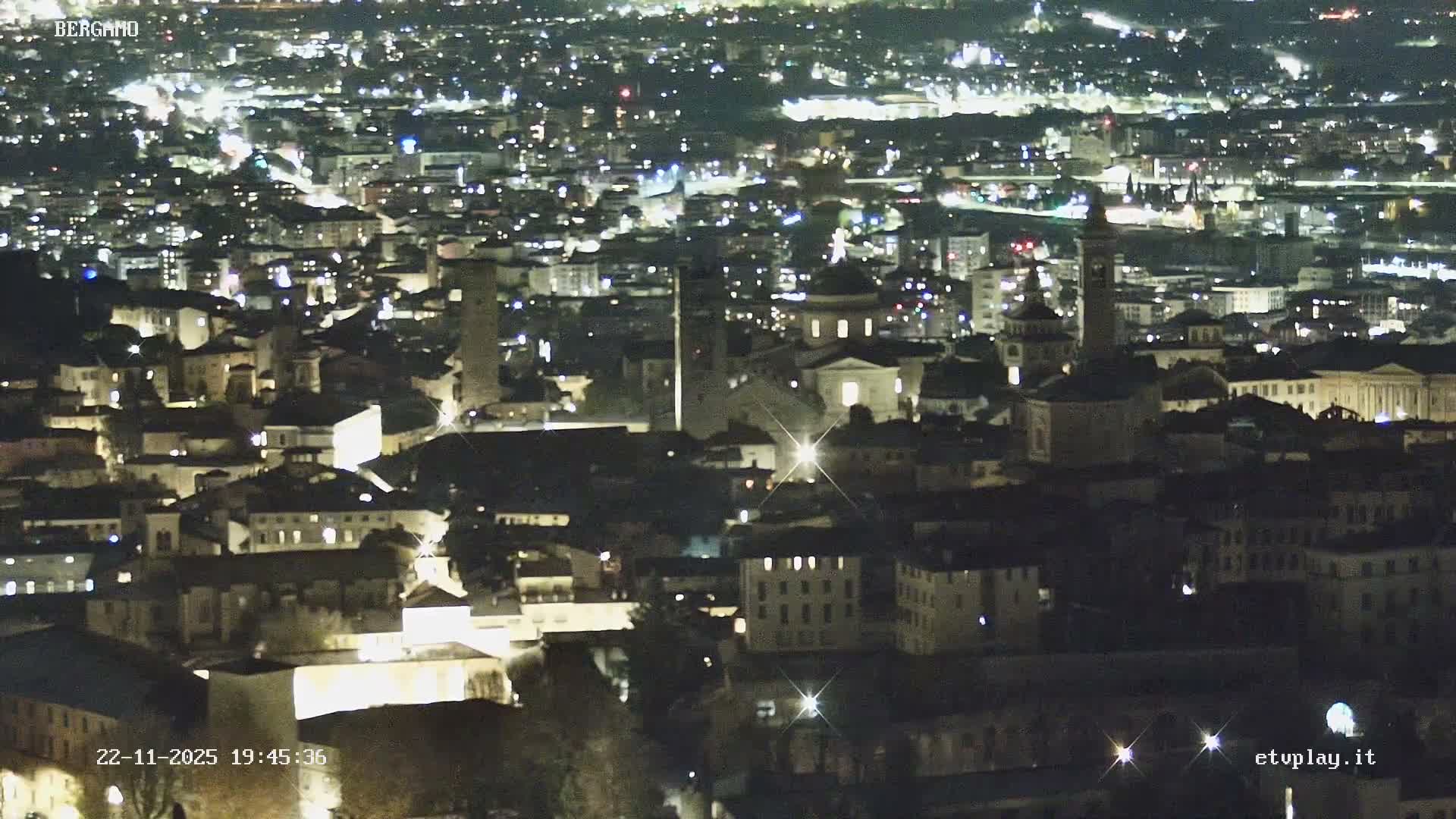 Bergamo City Skyline Live Cam - Bergamo,Lombardy, Italy