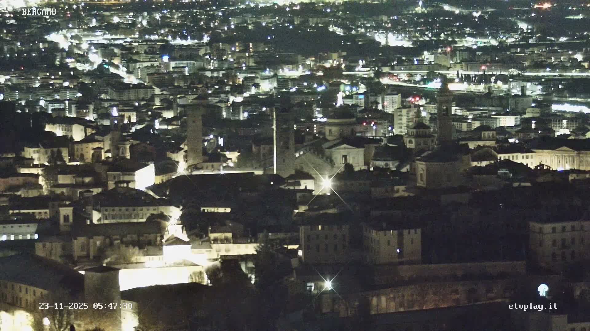 Bergamo City Skyline Live Cam - Bergamo,Lombardy, Italy