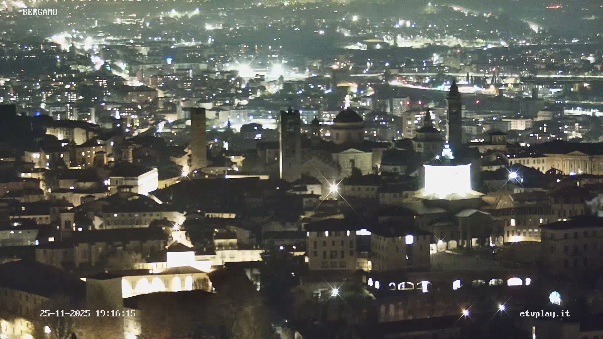 Bergamo City Skyline Live Cam - Bergamo,Lombardy, Italy