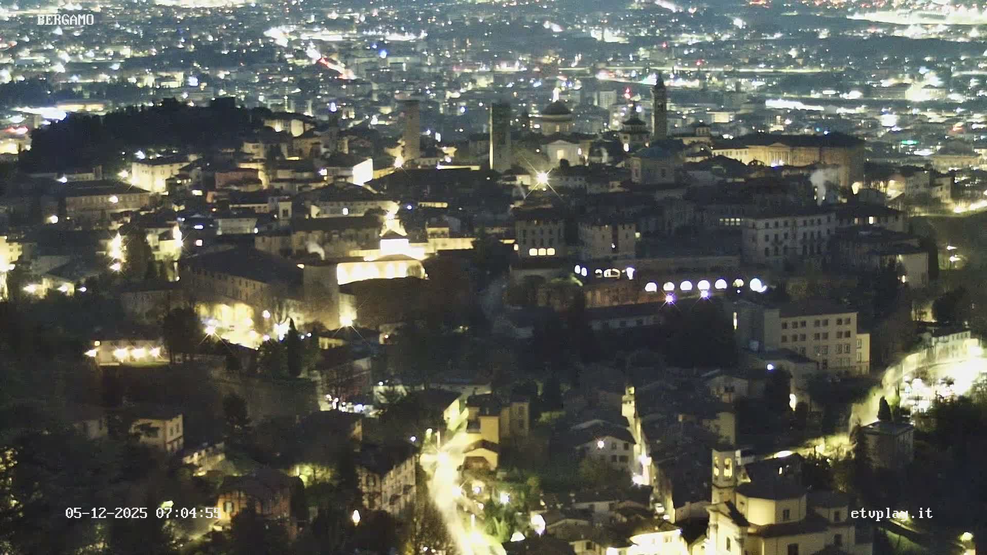 Bergamo City Skyline Live Cam - Bergamo,Lombardy, Italy