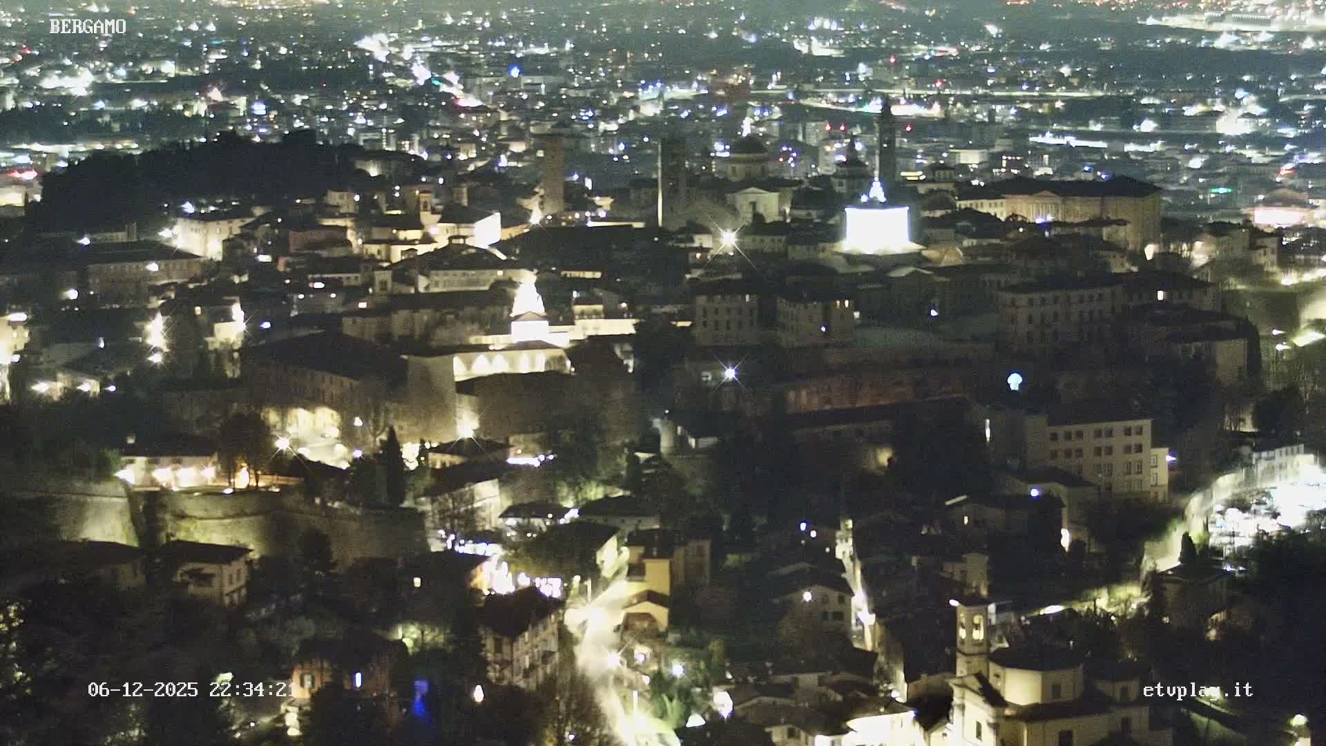 Bergamo City Skyline Live Cam - Bergamo,Lombardy, Italy