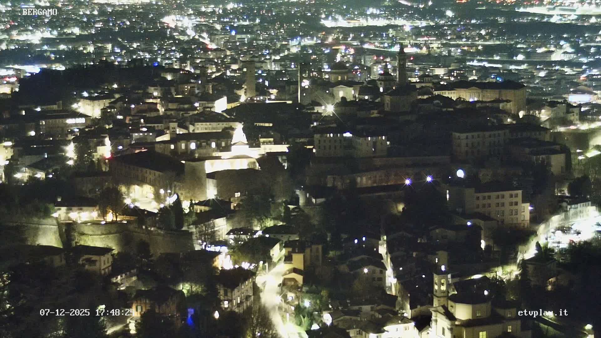 Bergamo City Skyline Live Cam - Bergamo,Lombardy, Italy