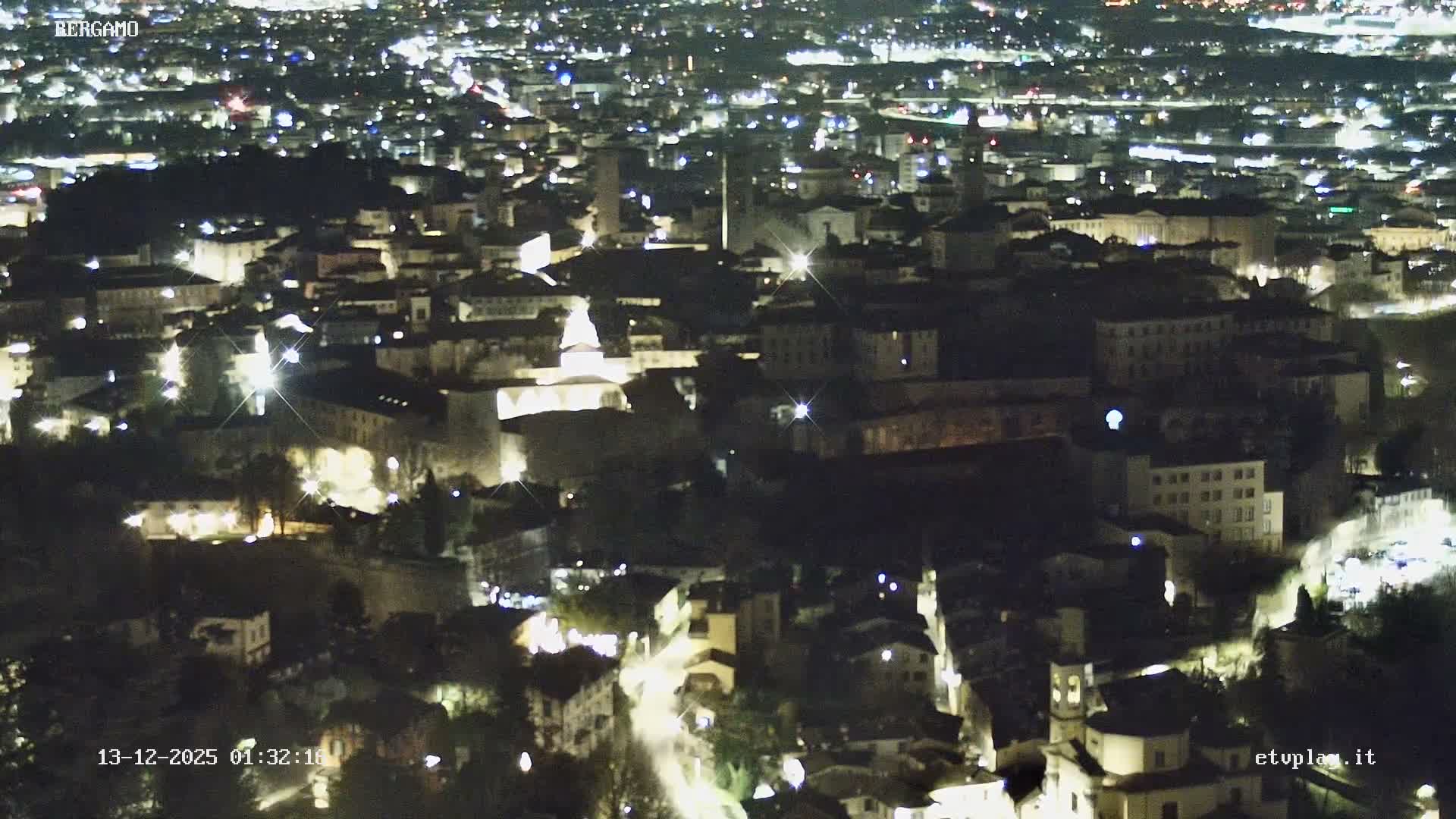 Bergamo City Skyline Live Cam - Bergamo,Lombardy, Italy