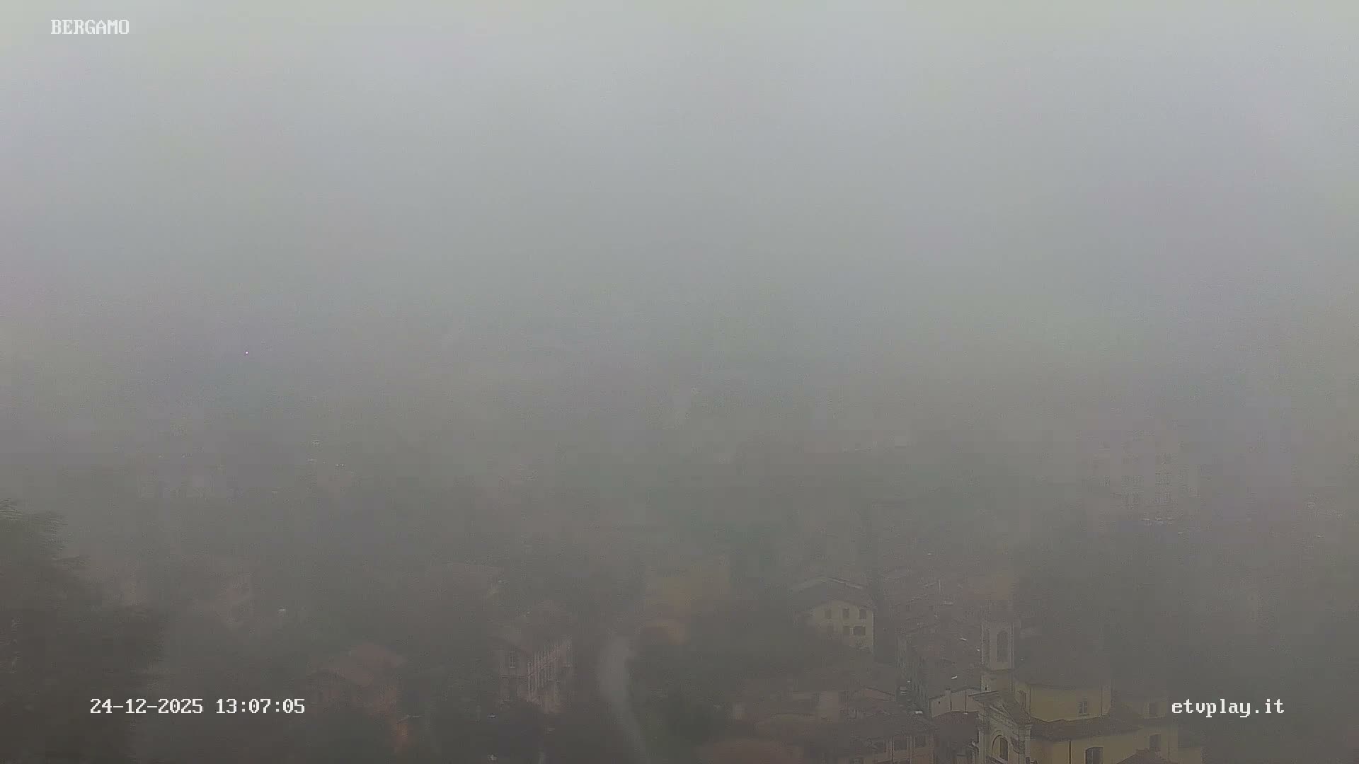 Bergamo City Skyline Live Cam - Bergamo,Lombardy, Italy