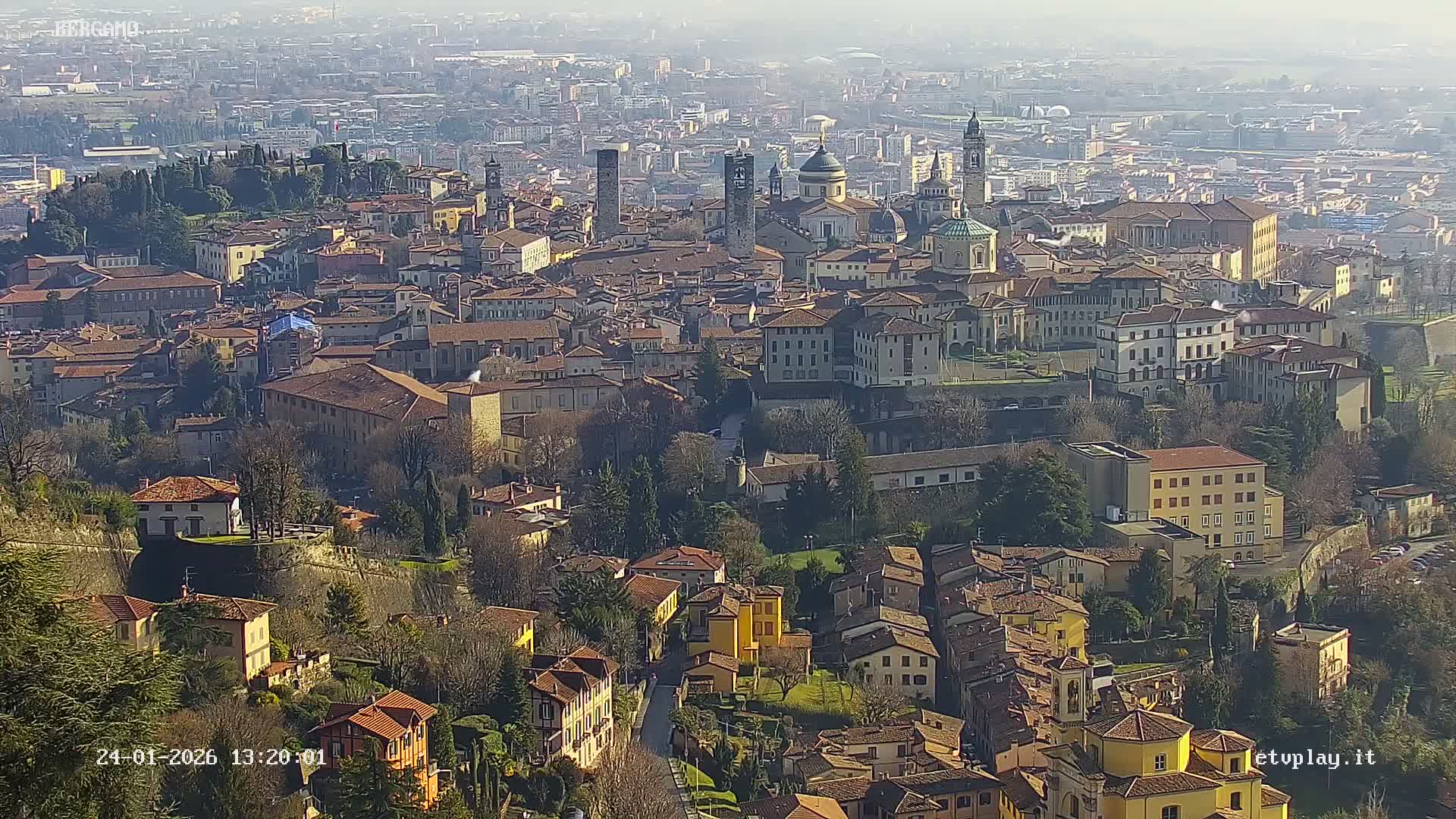 Bergamo City Skyline Live Cam - Bergamo,Lombardy, Italy