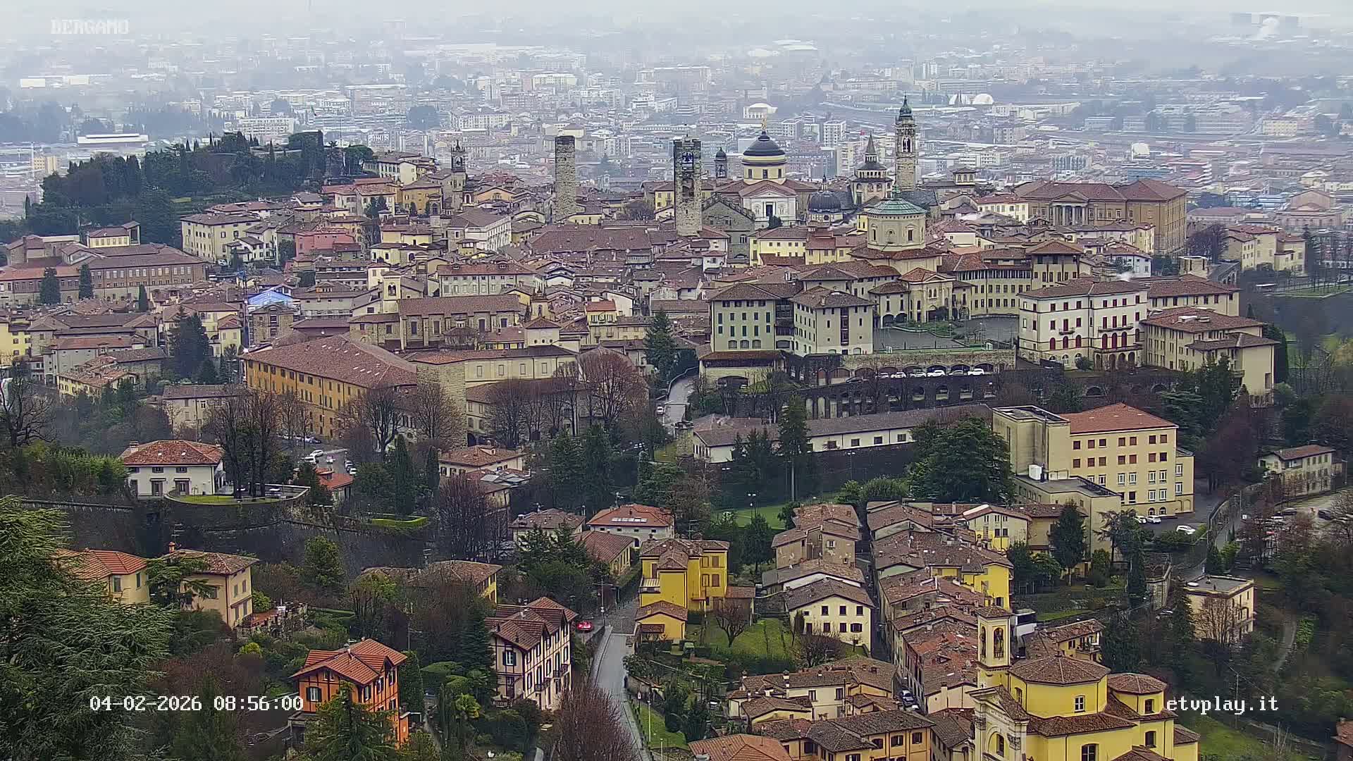 Bergamo City Skyline Live Cam - Bergamo,Lombardy, Italy