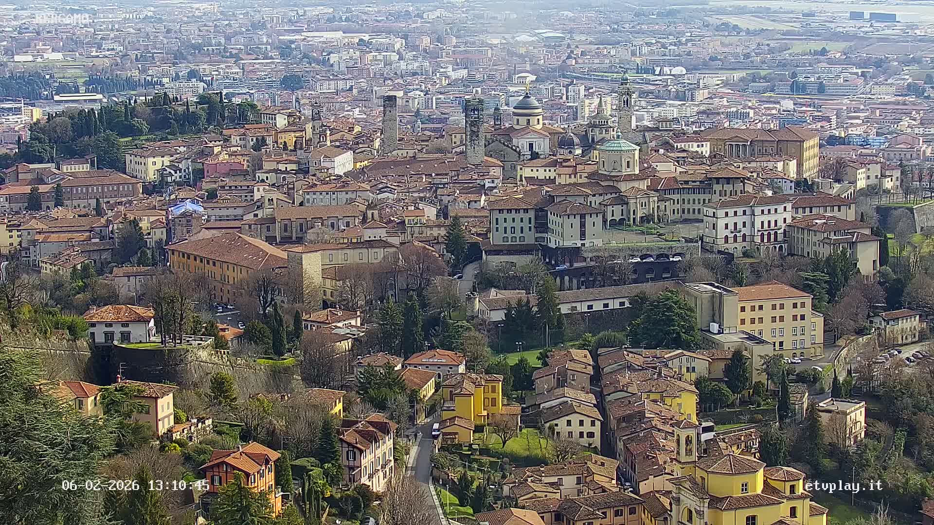 Bergamo City Skyline Live Cam - Bergamo,Lombardy, Italy