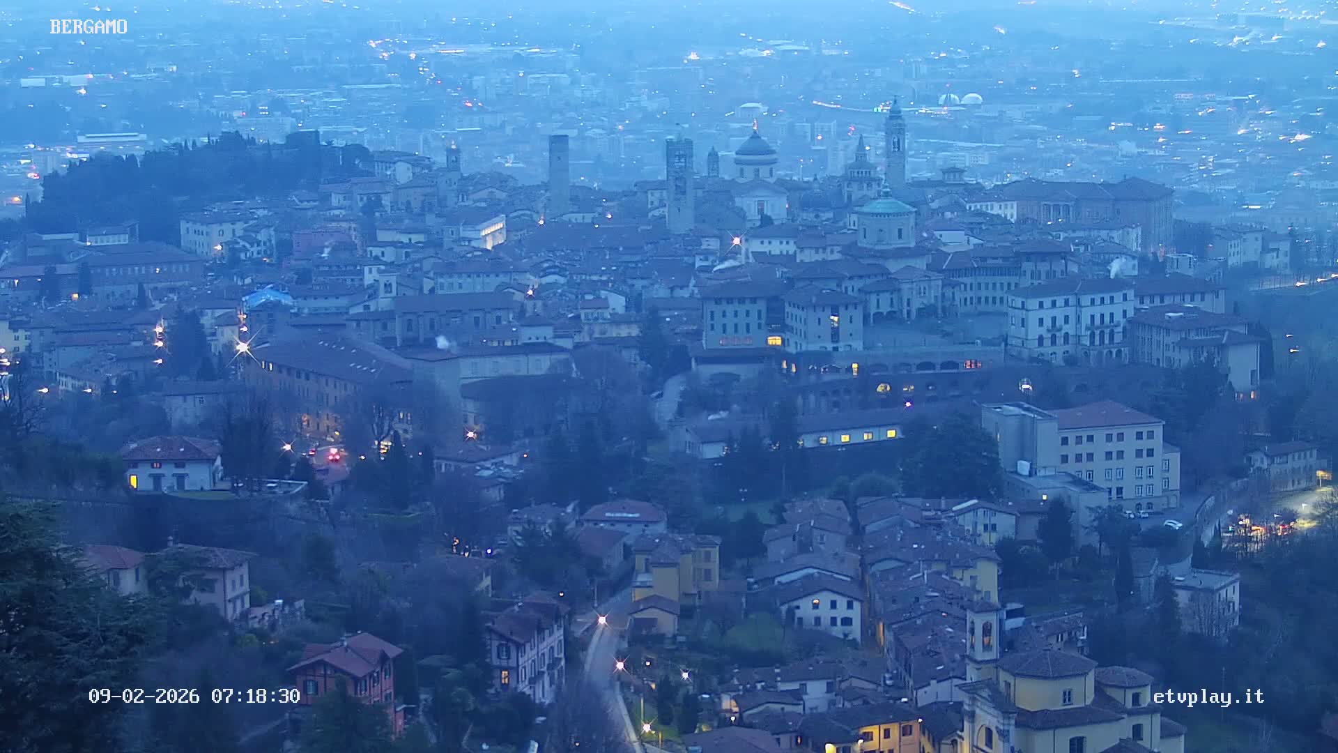Bergamo City Skyline Live Cam - Bergamo,Lombardy, Italy