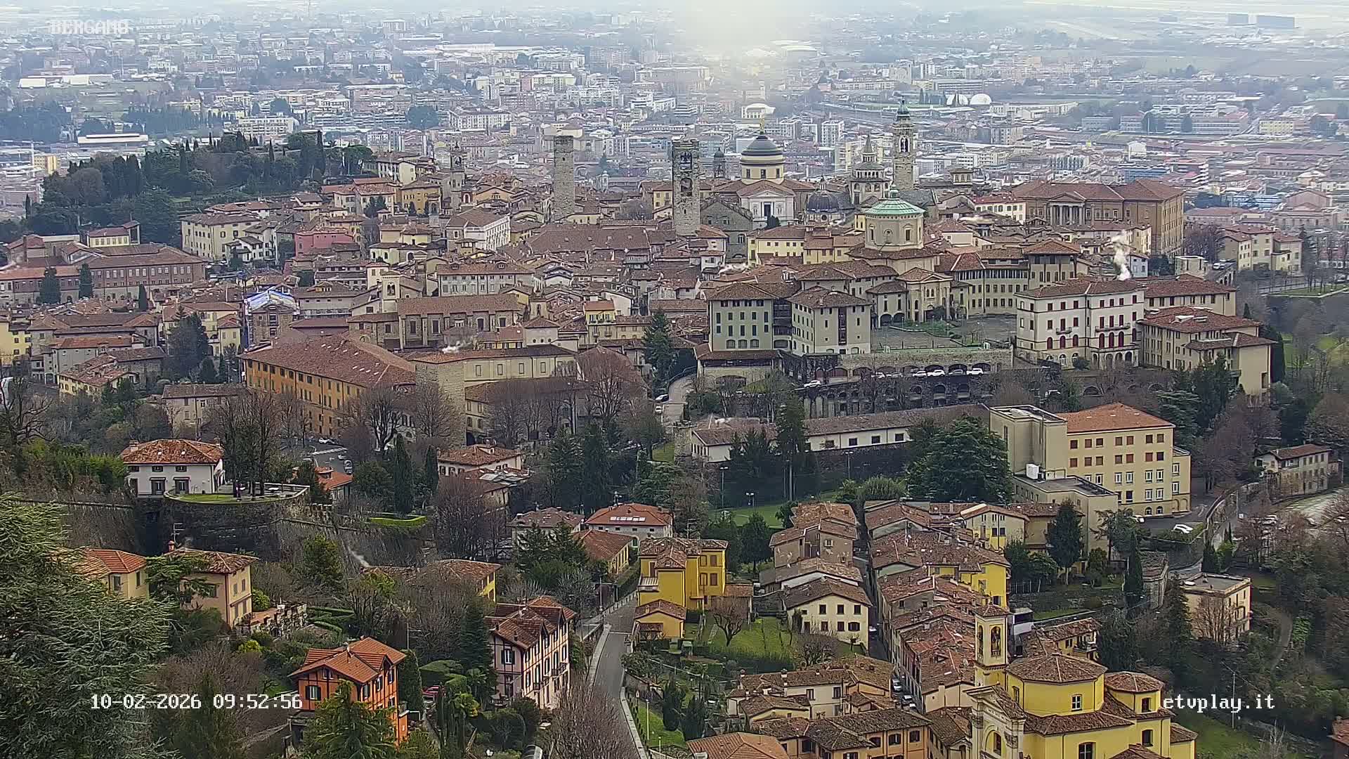 Bergamo City Skyline Live Cam - Bergamo,Lombardy, Italy