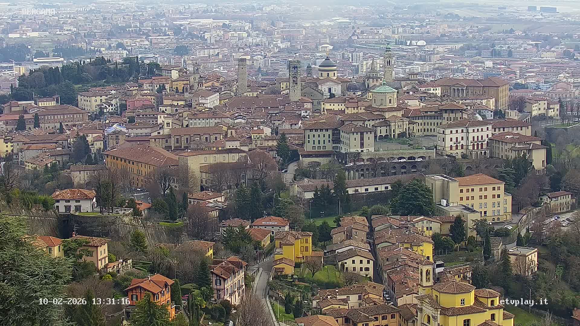 Bergamo City Skyline Live Cam - Bergamo,Lombardy, Italy
