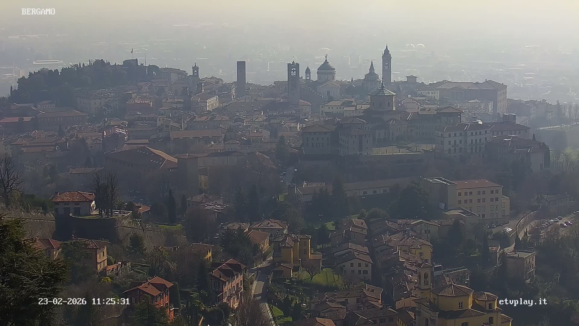 Bergamo City Skyline Live Cam - Bergamo,Lombardy, Italy