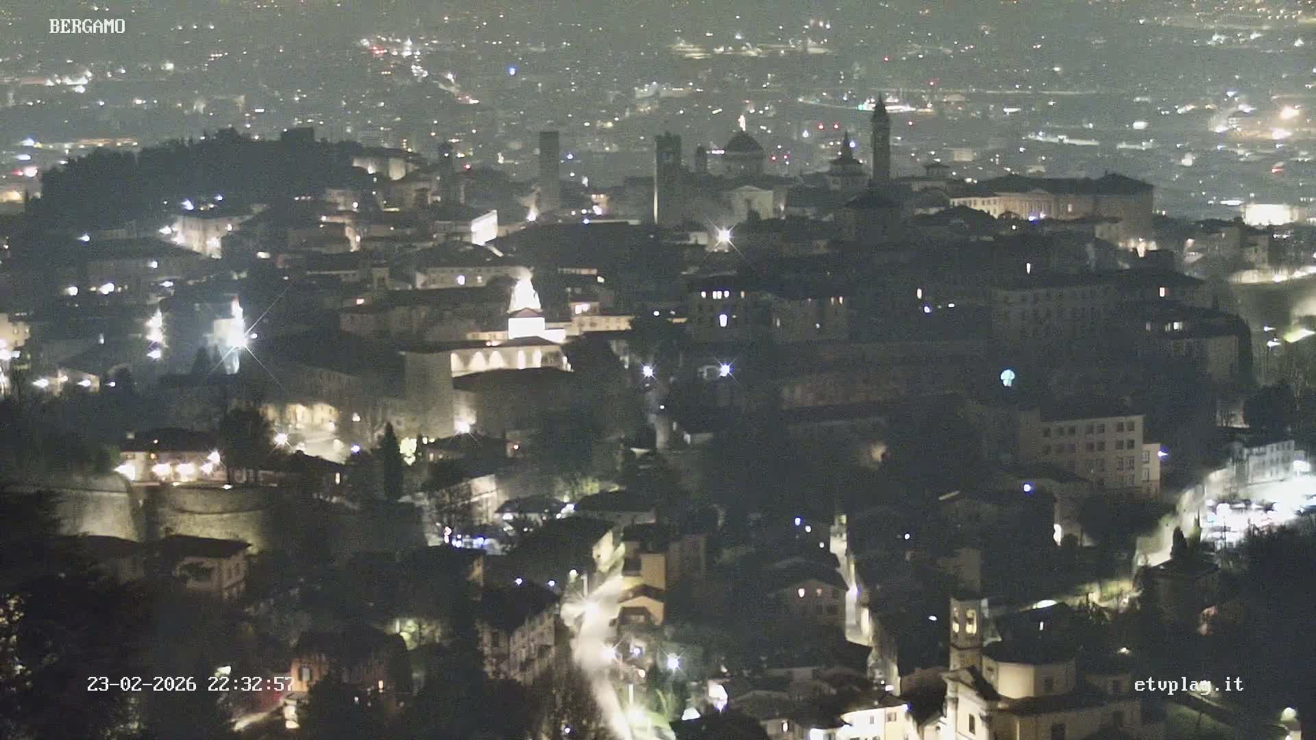 Bergamo City Skyline Live Cam - Bergamo,Lombardy, Italy