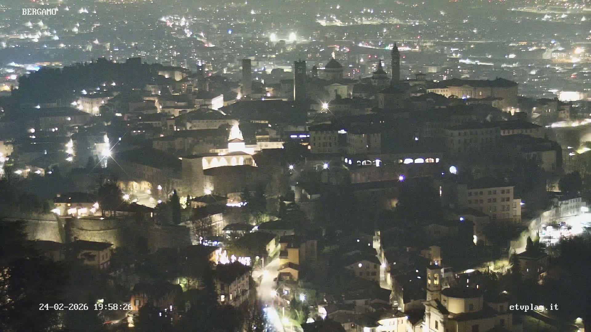Bergamo City Skyline Live Cam - Bergamo,Lombardy, Italy
