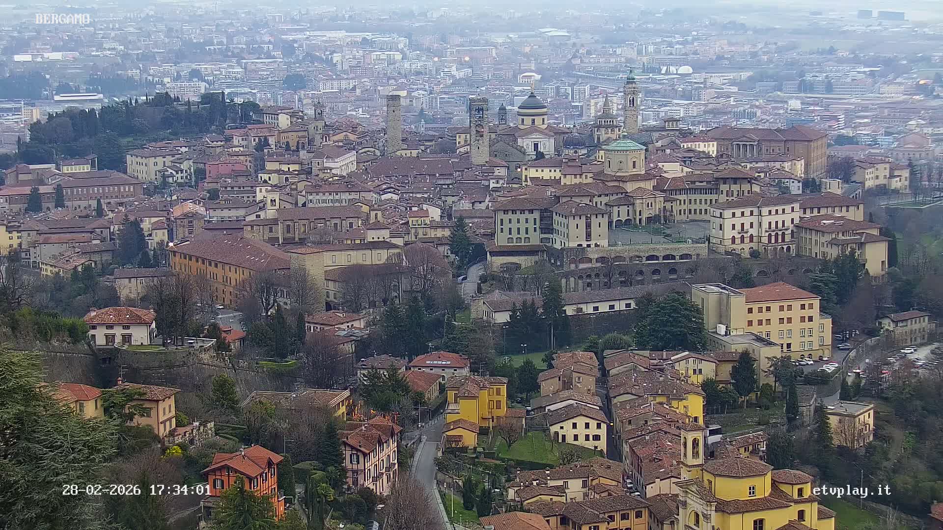 Bergamo City Skyline Live Cam - Bergamo,Lombardy, Italy