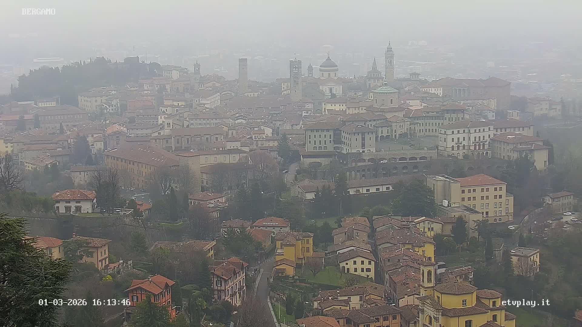 Bergamo City Skyline Live Cam - Bergamo,Lombardy, Italy