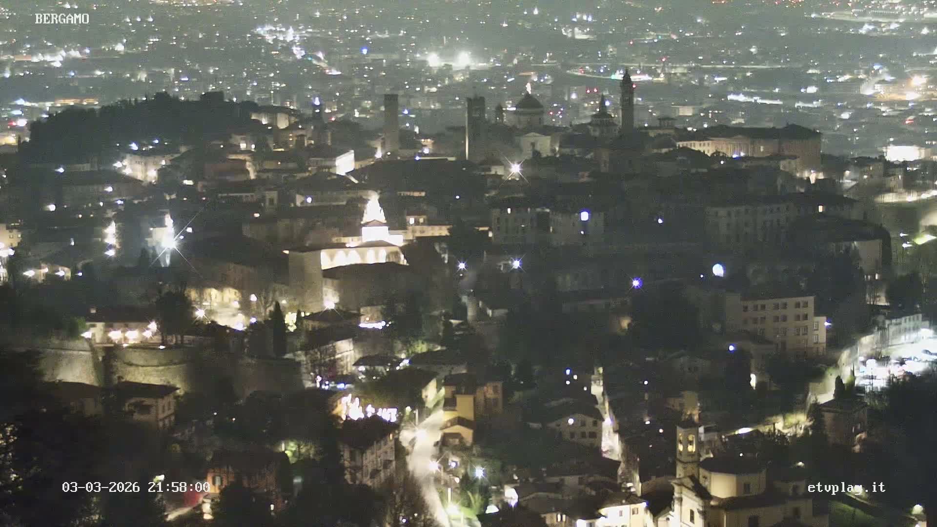 Bergamo City Skyline Live Cam - Bergamo,Lombardy, Italy