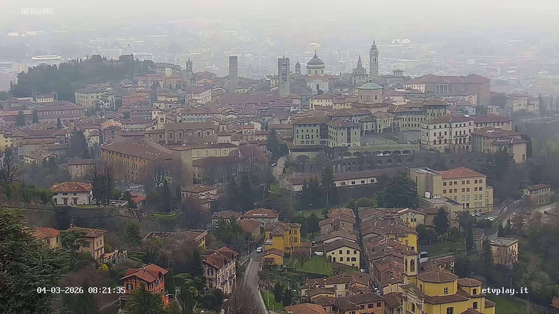 Bergamo City Skyline Live Cam - Bergamo,Lombardy, Italy