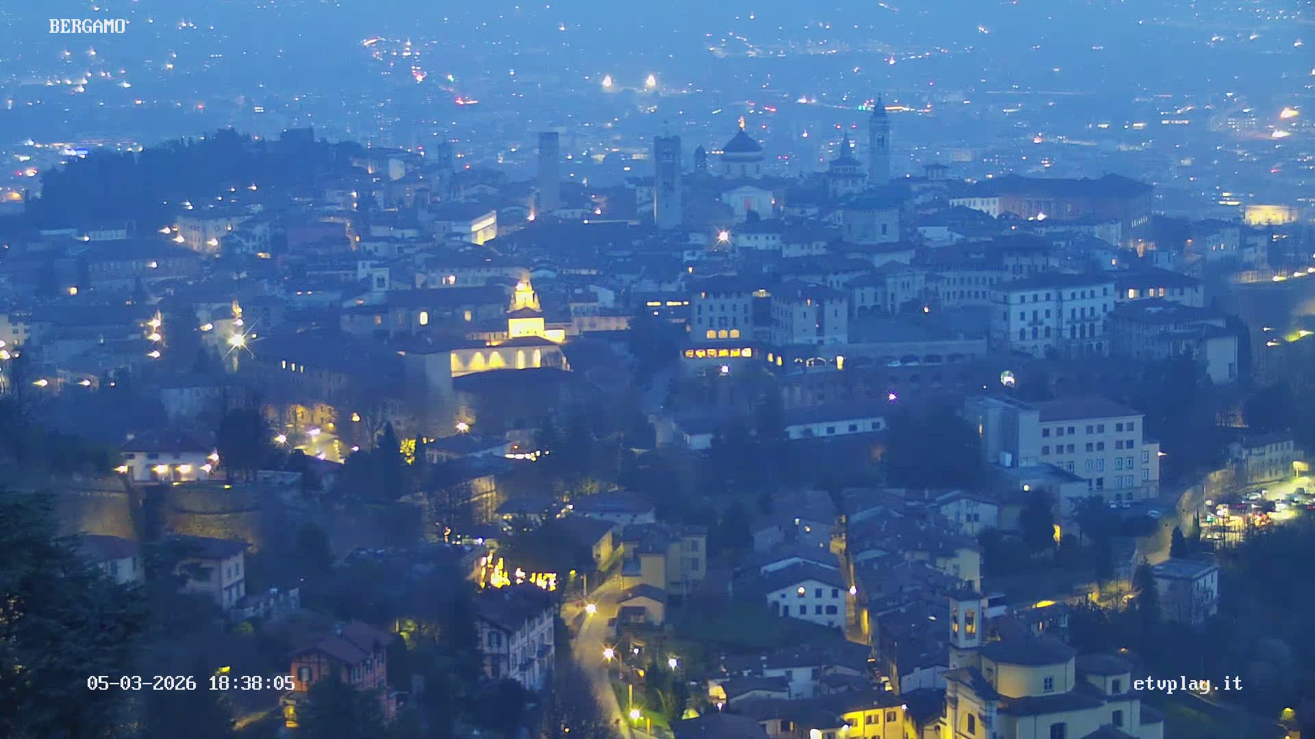 Bergamo City Skyline Live Cam - Bergamo,Lombardy, Italy
