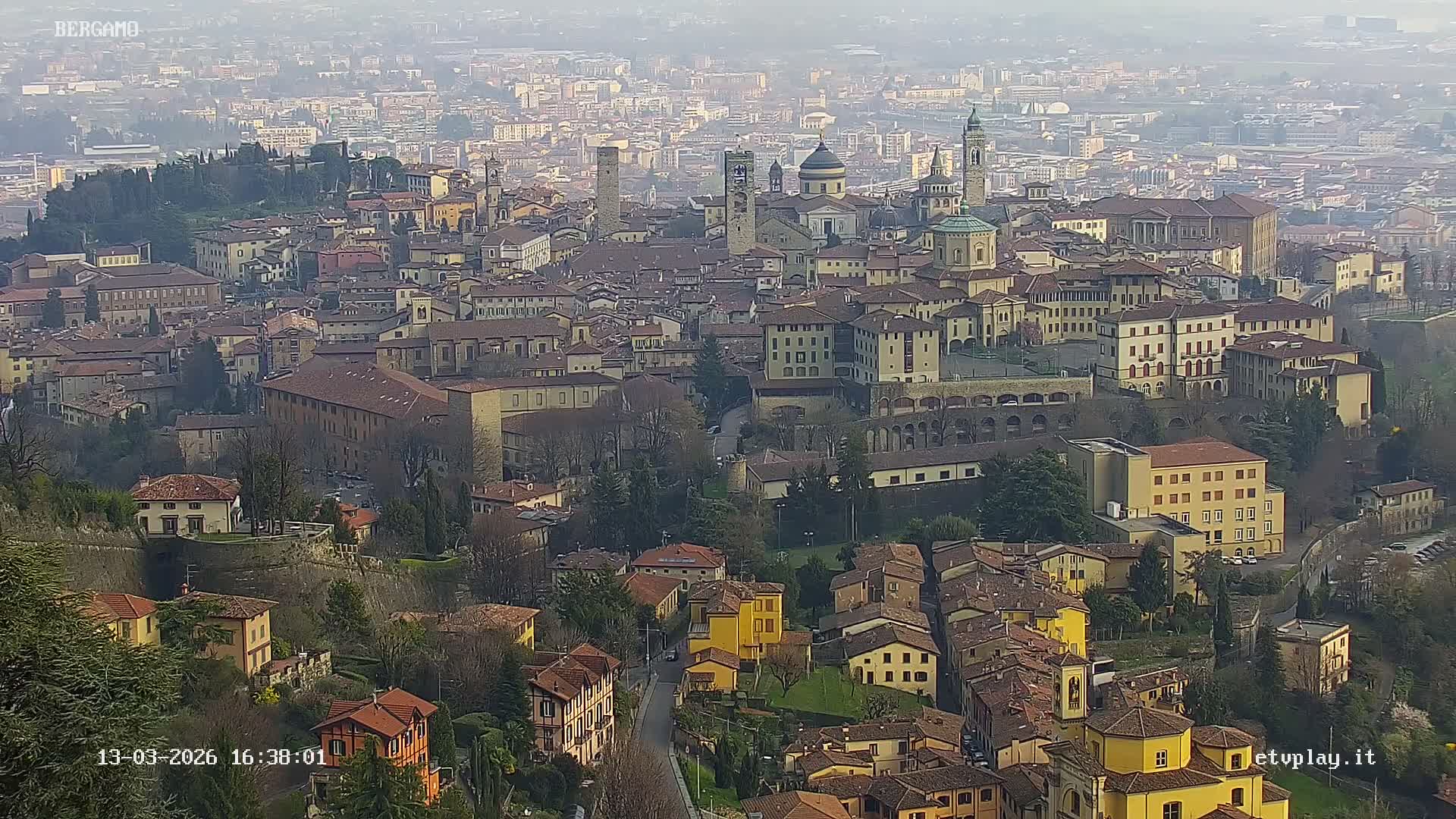 Bergamo City Skyline Live Cam - Bergamo,Lombardy, Italy