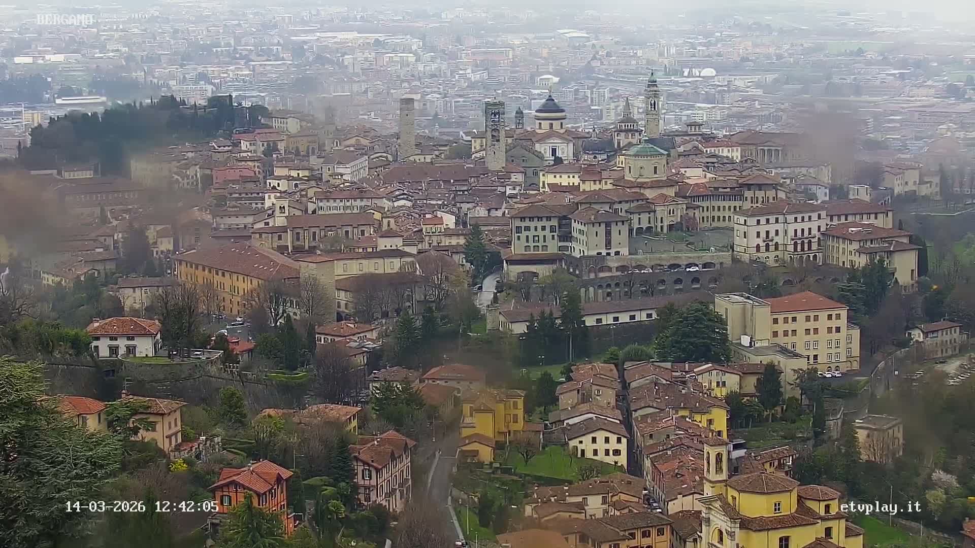 Bergamo City Skyline Live Cam - Bergamo,Lombardy, Italy