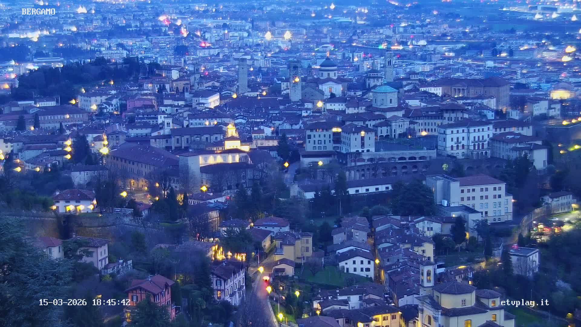 Bergamo City Skyline Live Cam - Bergamo,Lombardy, Italy