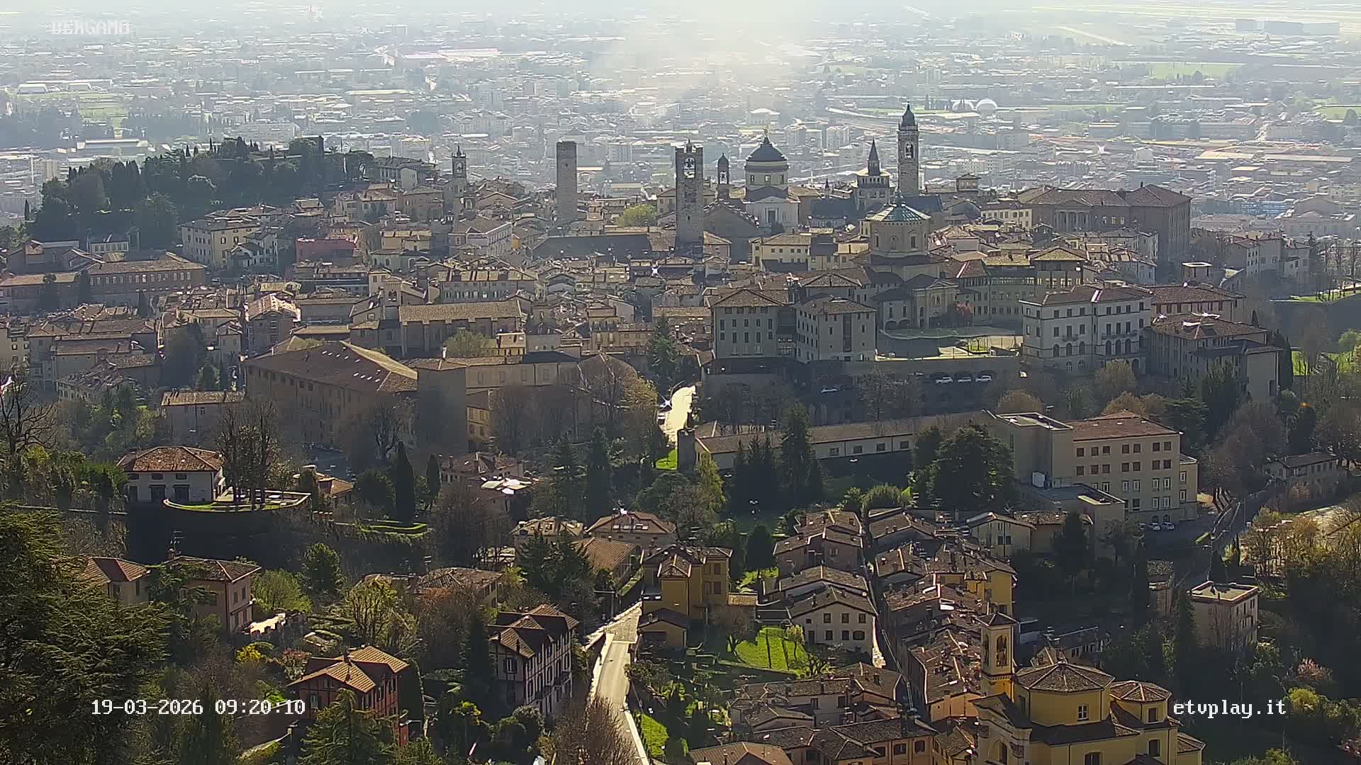 Bergamo City Skyline Live Cam - Bergamo,Lombardy, Italy