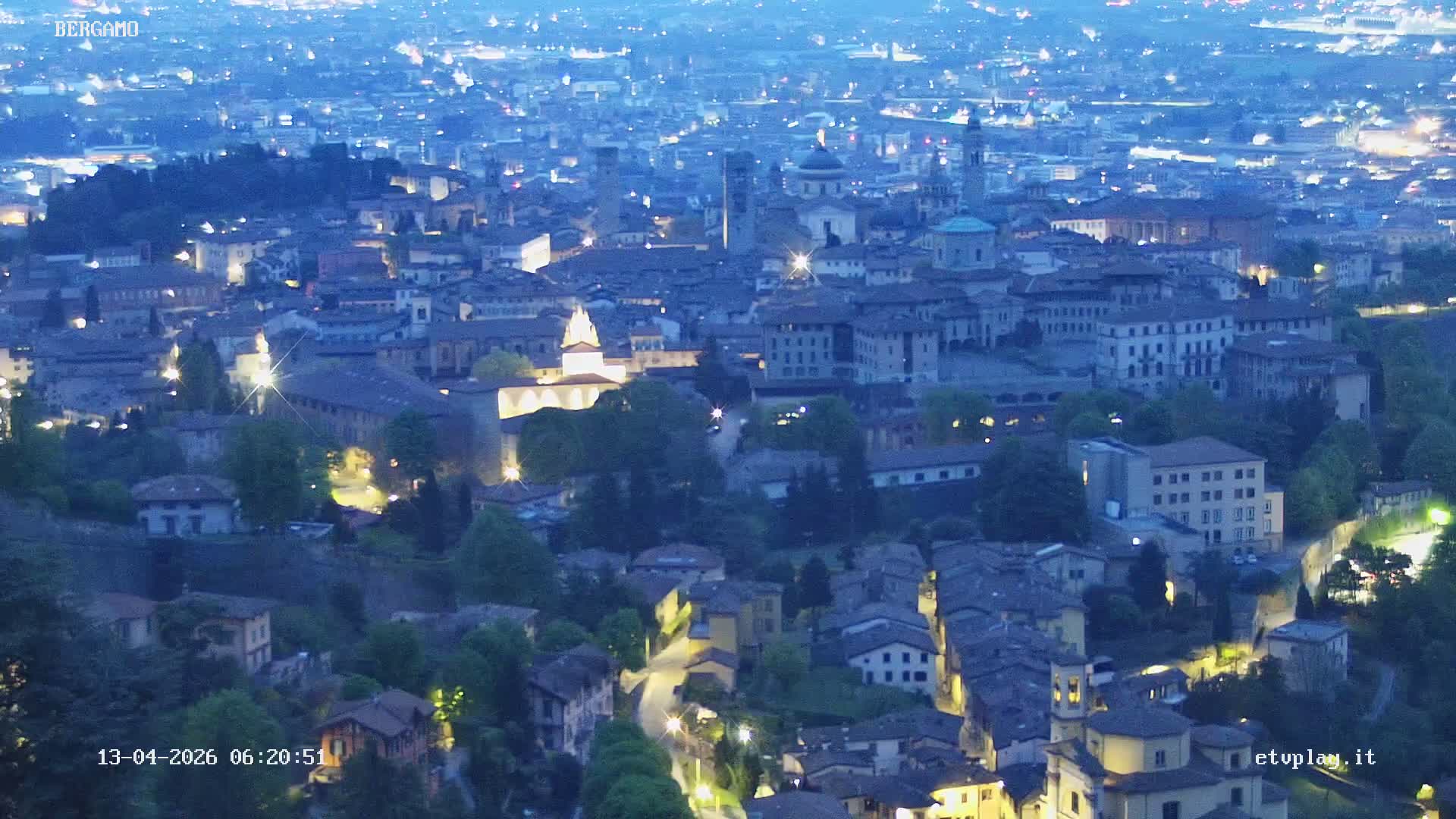 Bergamo City Skyline Live Cam - Bergamo,Lombardy, Italy