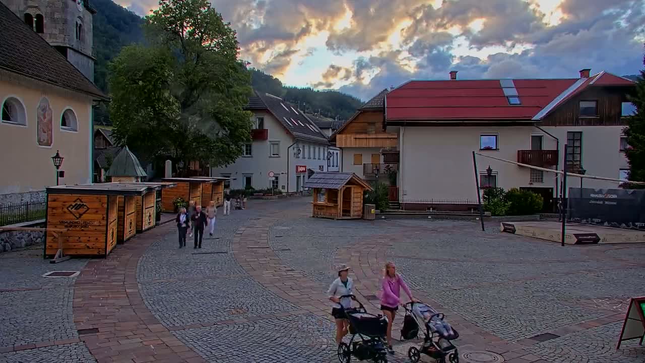 Kranjska Gora Town Center Live Cam - Jesenice, Gorenjska (Upper Carniola), Slovenia