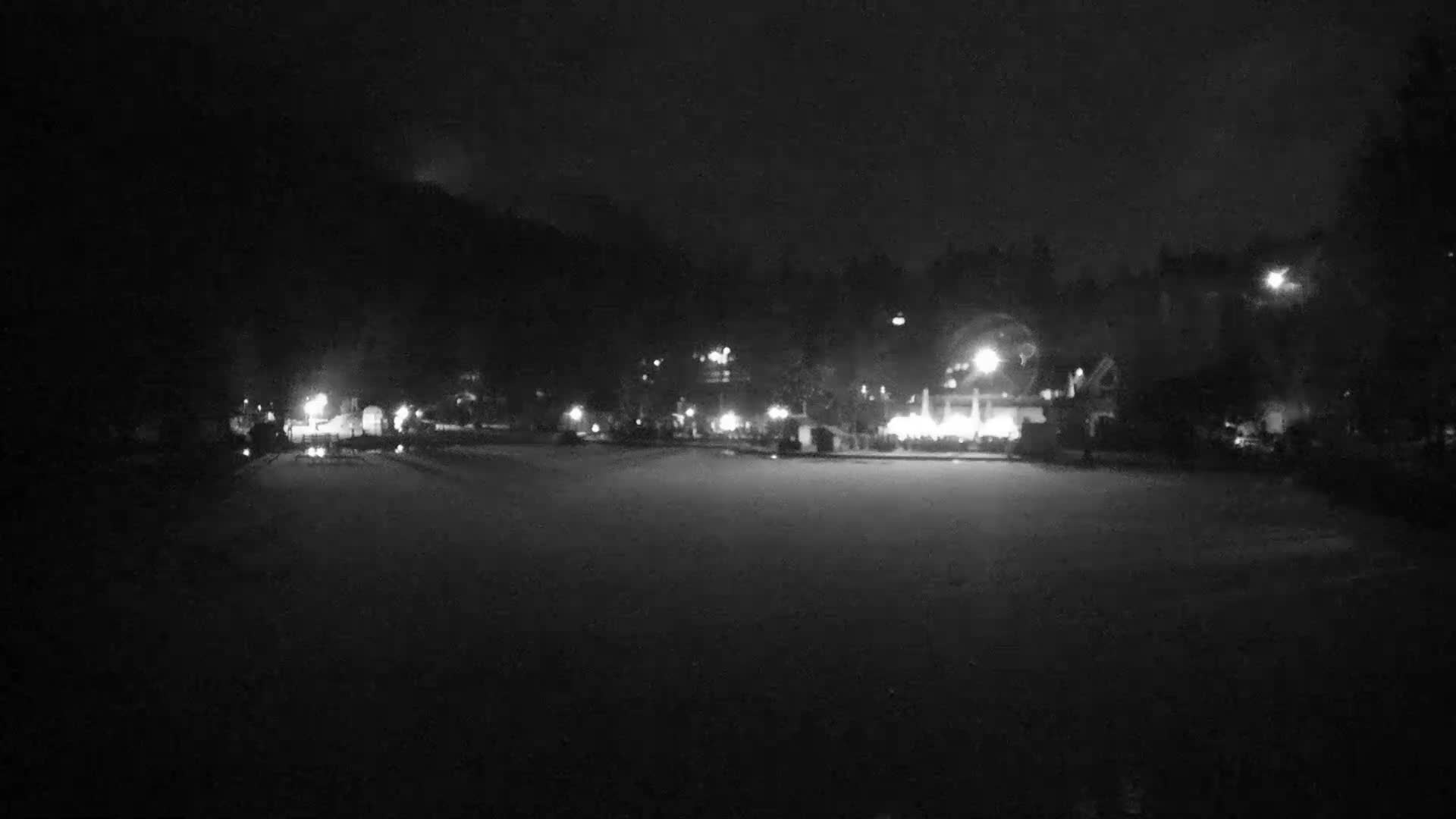 Kranjska Gora, Jezero Jasna Lake Live Cam - Jesenice, Gorenjska (Upper Carniola), Slovenia
