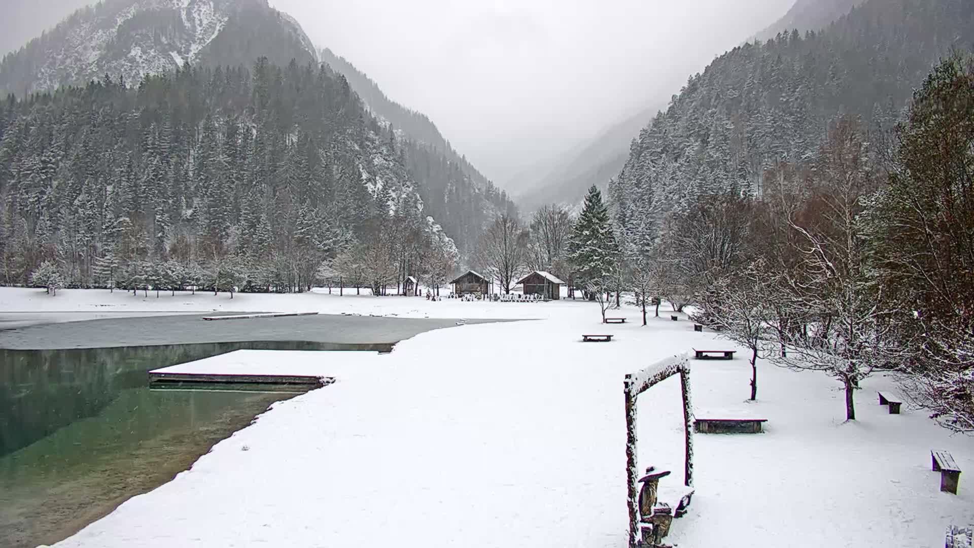 Kranjska Gora, Jezero Jasna Lake Live Cam - Jesenice, Gorenjska (Upper Carniola), Slovenia