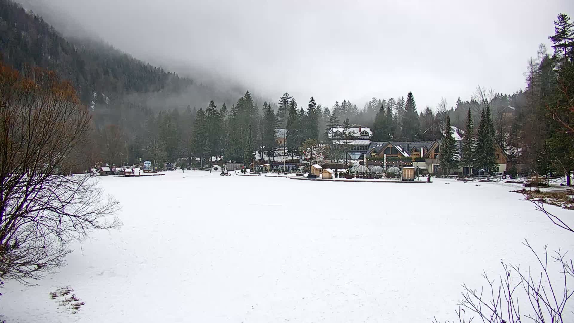 Kranjska Gora, Jezero Jasna Lake Live Cam - Jesenice, Gorenjska (Upper Carniola), Slovenia