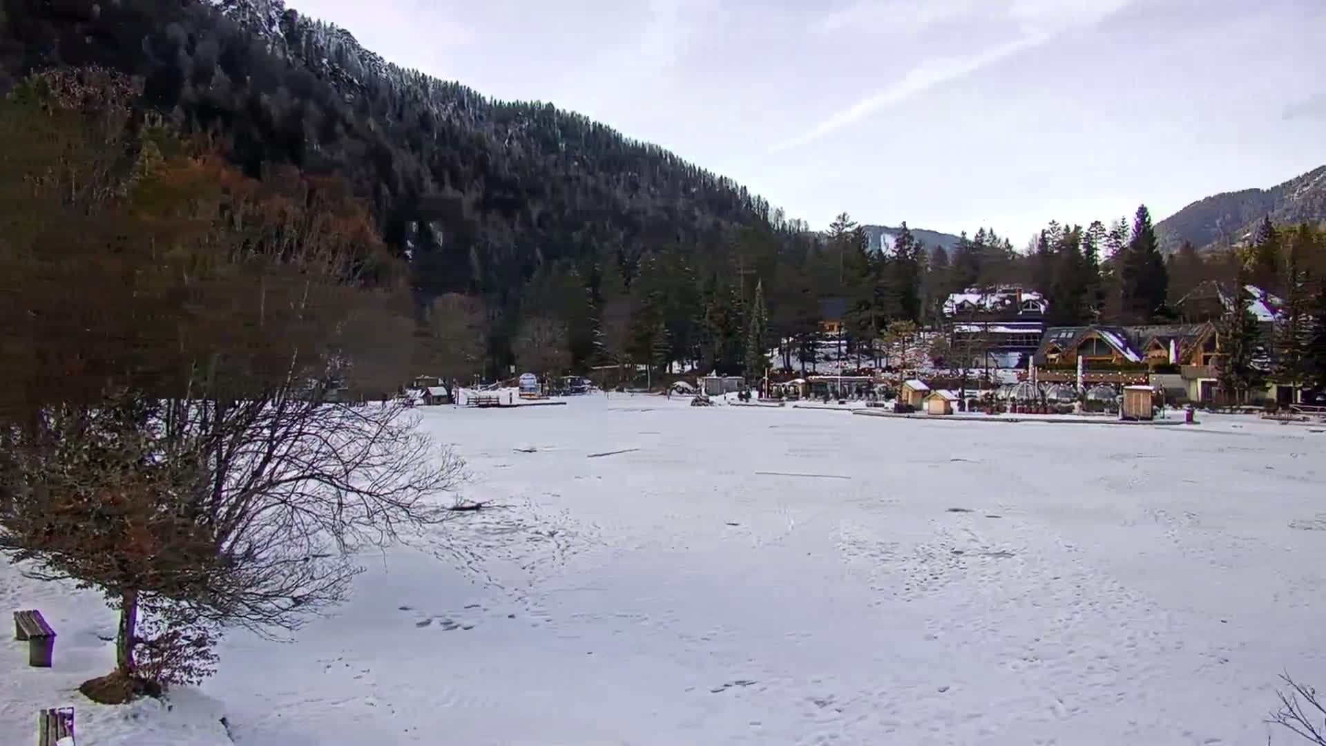 Kranjska Gora, Jezero Jasna Lake Live Cam - Jesenice, Gorenjska (Upper Carniola), Slovenia