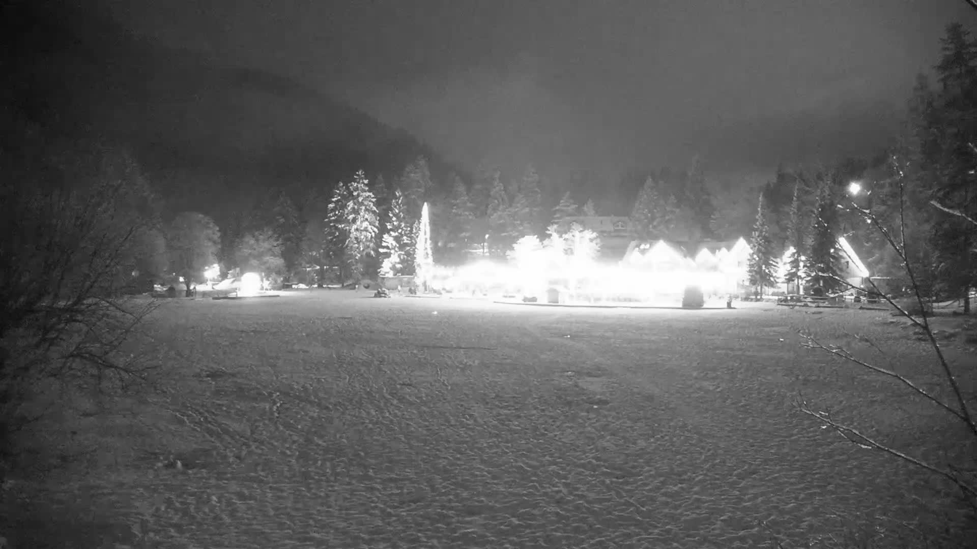 Kranjska Gora, Jezero Jasna Lake Live Cam - Jesenice, Gorenjska (Upper Carniola), Slovenia