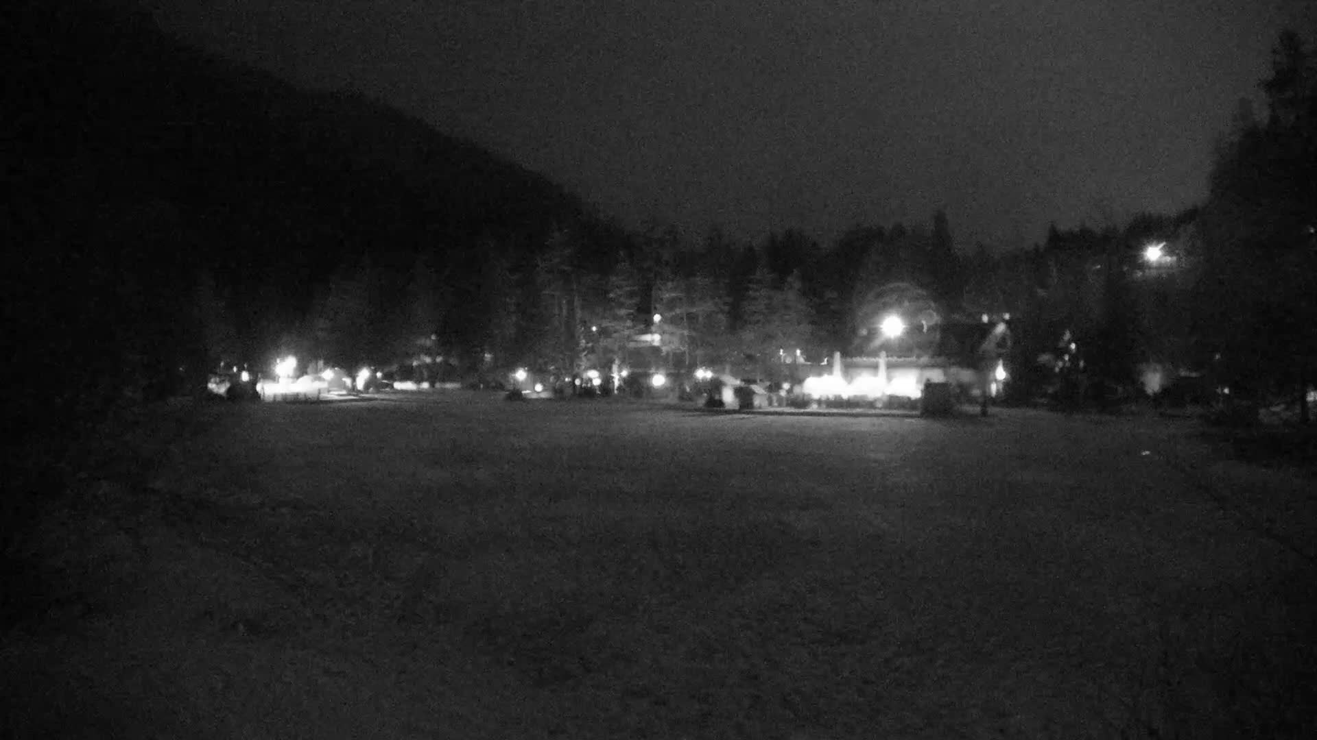 Kranjska Gora, Jezero Jasna Lake Live Cam - Jesenice, Gorenjska (Upper Carniola), Slovenia