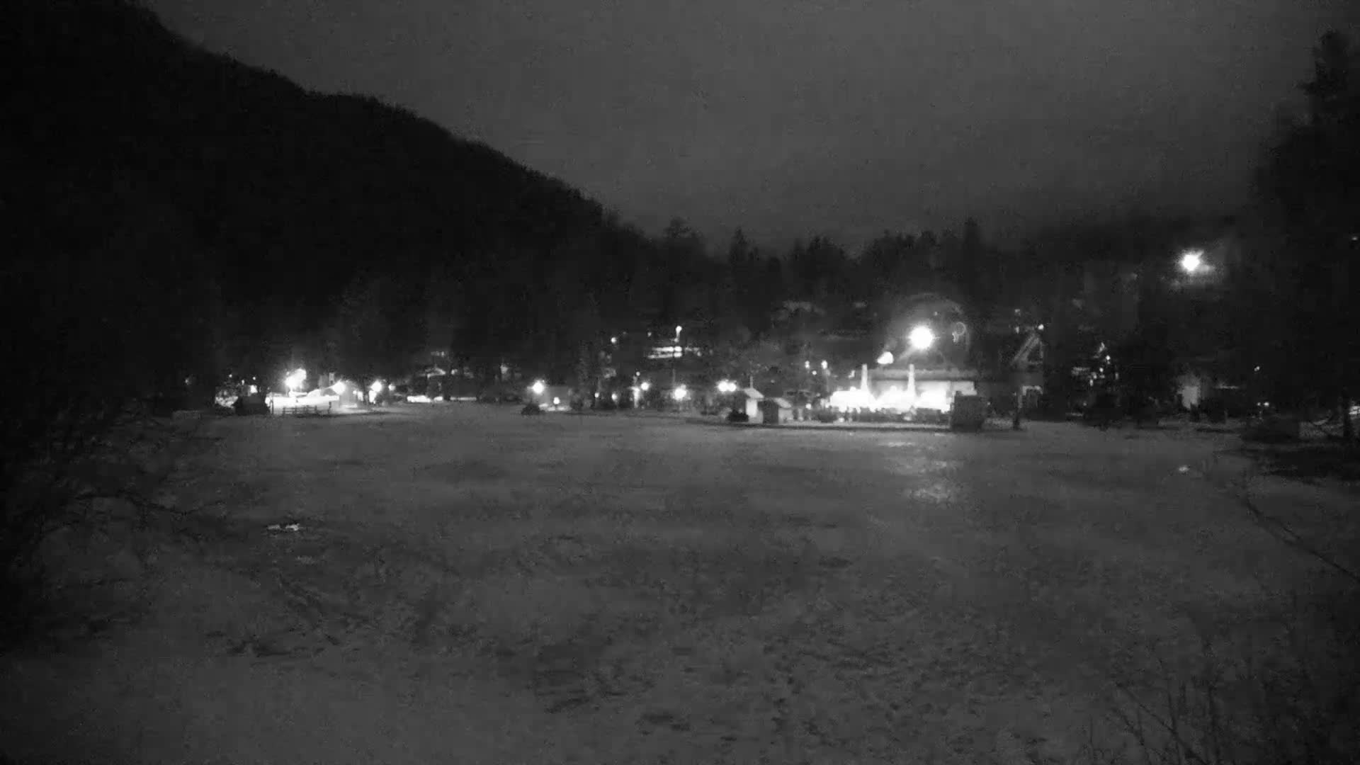 Kranjska Gora, Jezero Jasna Lake Live Cam - Jesenice, Gorenjska (Upper Carniola), Slovenia